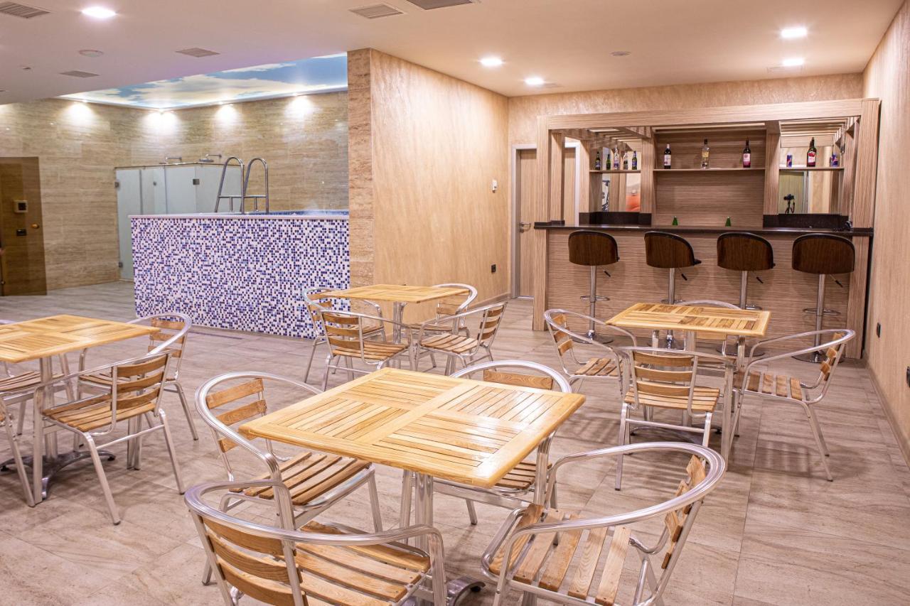 Apart Hotel In Nizami Баку Екстериор снимка
